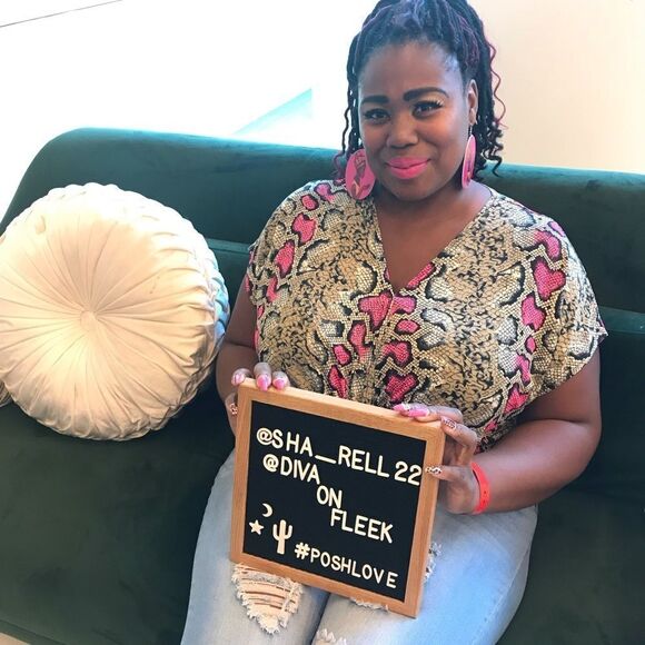 I’M AT POSHFEST!!! 😁😁😁 - Picture 3 of 3